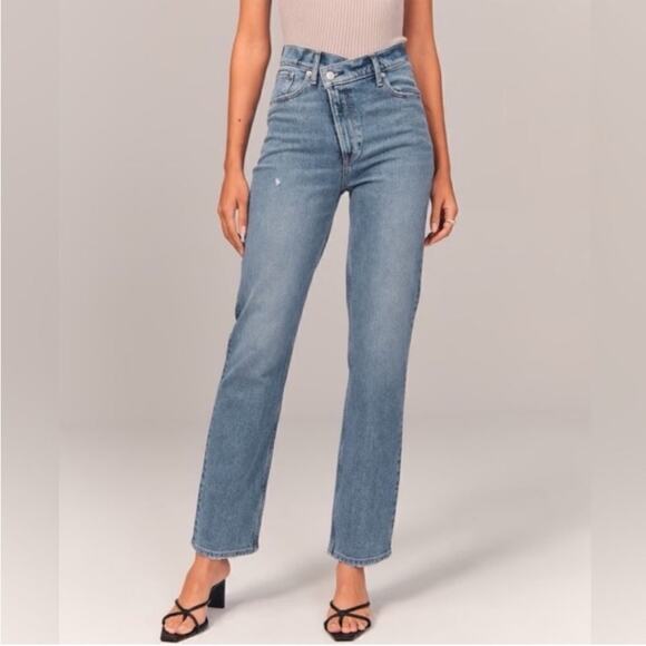 Abercrombie The 90’s Straight Ultra High Rise Jeans - Picture 1 of 6